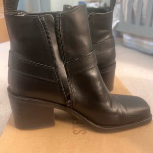 Leather Steve Madden Ankle booties.